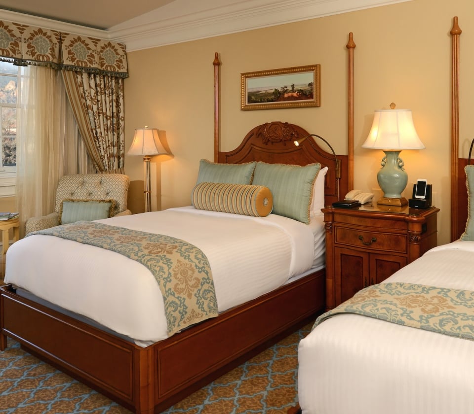 A suite at the BroAdmoor hotel