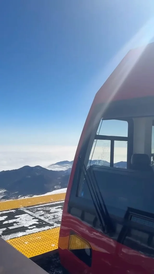 The weather changes quickly as you gain 8,000 feet in elevation and sometimes the conditions at the depot are completely different from those at the summit!

#PikesPeakCogRailway